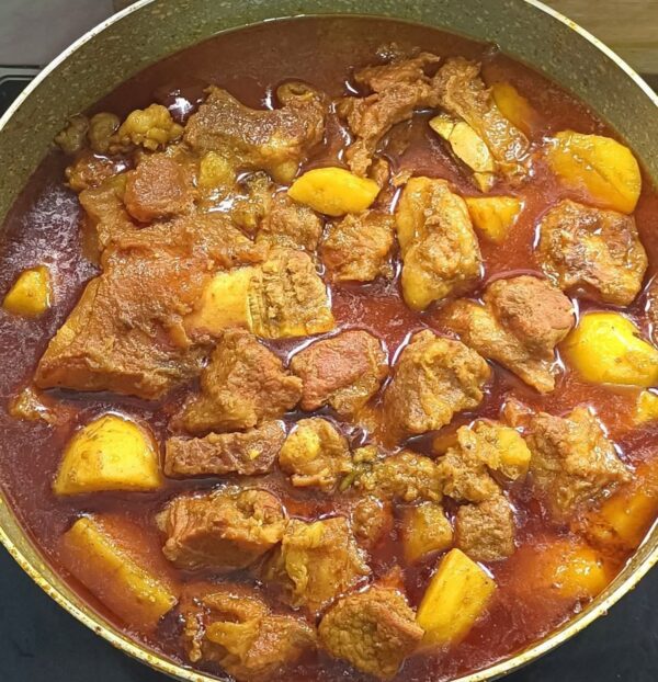 গরুর মাংস ভুনা (1kg)