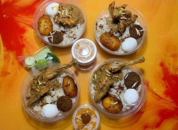 💝 Biriyani set Menu – 3 

🍚 পোলাও

🍗 চিকেন রোস্ট

🍢 চিকেন কাবাব

🥚 ডিমের কোরমা

🥗 সালাদ

🥤 পানি/পেপসি